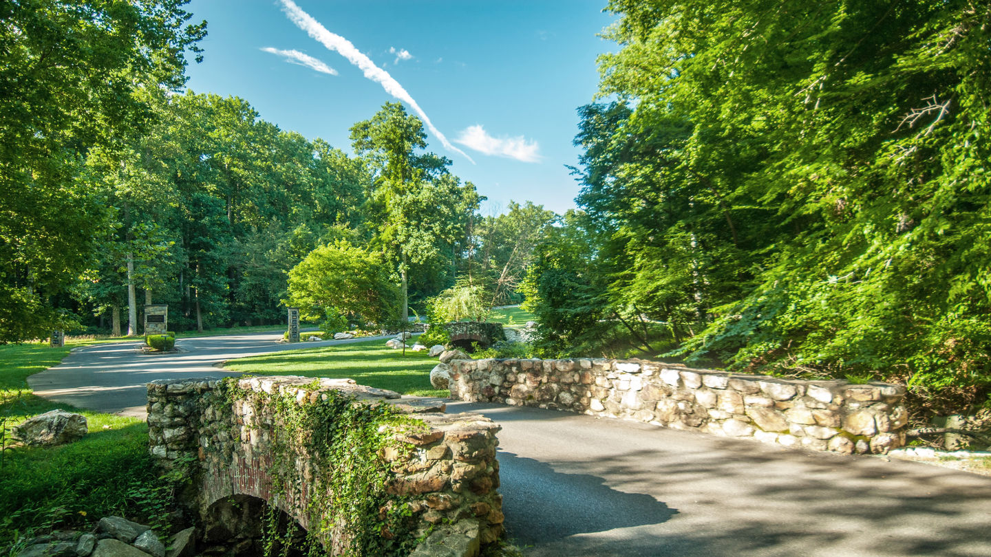 Parklawn Memorial Park and Menorah Gardens Cemetery